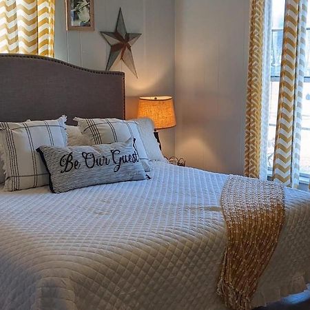 Pecan St. Parlor Haus Downtown Bandera, Tx المظهر الخارجي الصورة