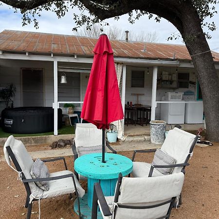 Pecan St. Parlor Haus Downtown Bandera, Tx المظهر الخارجي الصورة