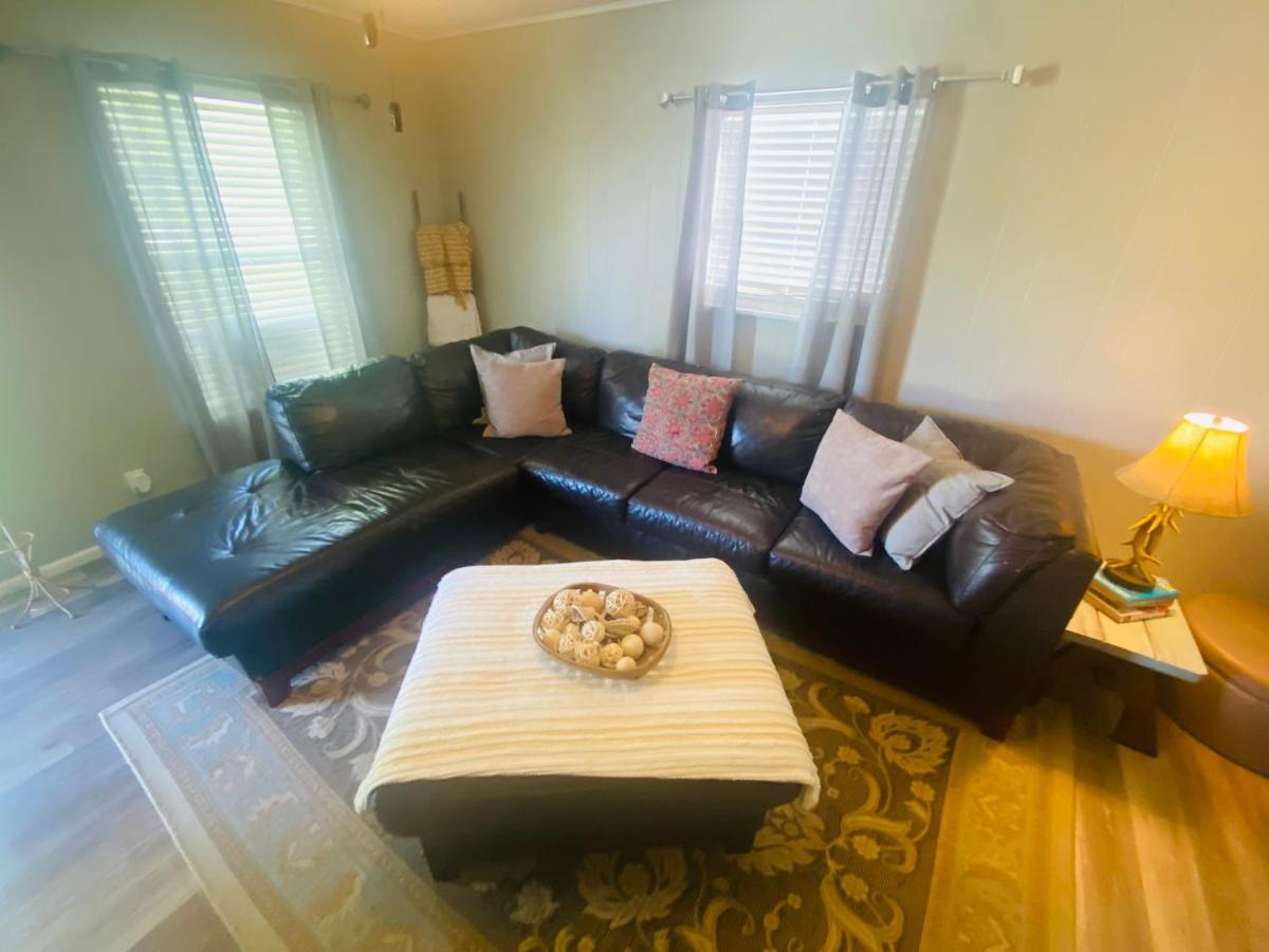 Pecan St. Parlor Haus Downtown Bandera, Tx المظهر الخارجي الصورة